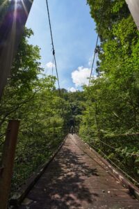 水晶吊り橋